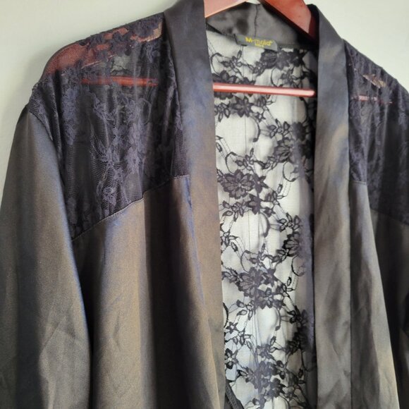 Satin and lace kimono robe - Picture 2 of 7